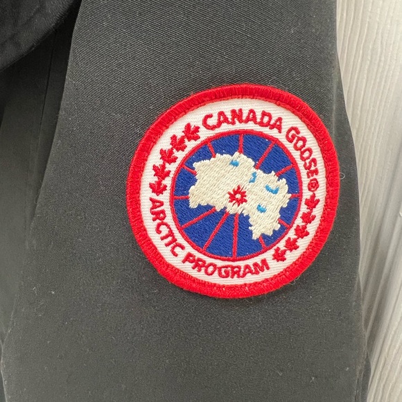 Canada Goose Rossclair Women’s Parka - Picture 3 of 5